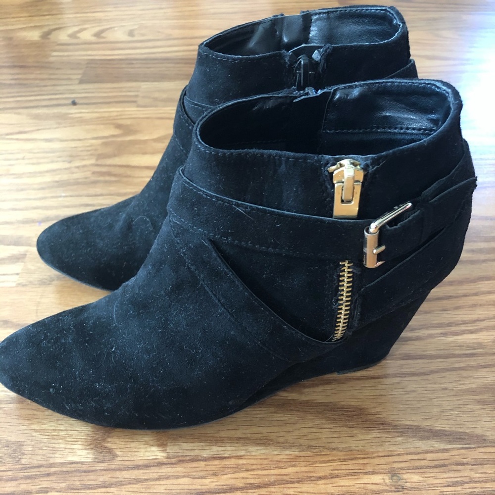 Black ankle wedge booties